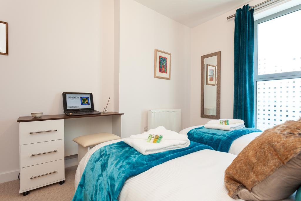 Self-Contained Town Centre One Bedroom Apartments By Helmswood Serviced Apartments Redhill  Eksteriør billede